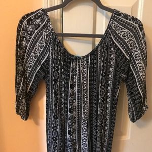 BLACK AND WHITE OFF THE SHOULDER SHIRT